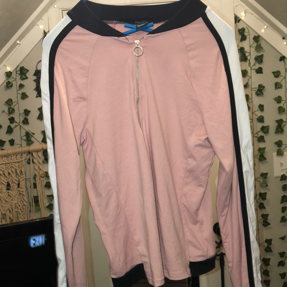 Athletic long sleeve shirt